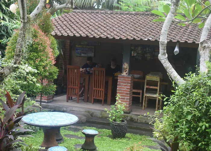 Pensión Werkudara 3*